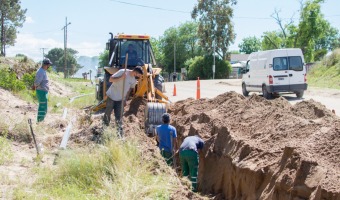 EXTENSIN DEL SERVICIO DE LA RED DE AGUA: SE COLOCAN 250 CAOS NUEVOS SOBRE TODA LA AVENIDA CIRCUNVALACIN